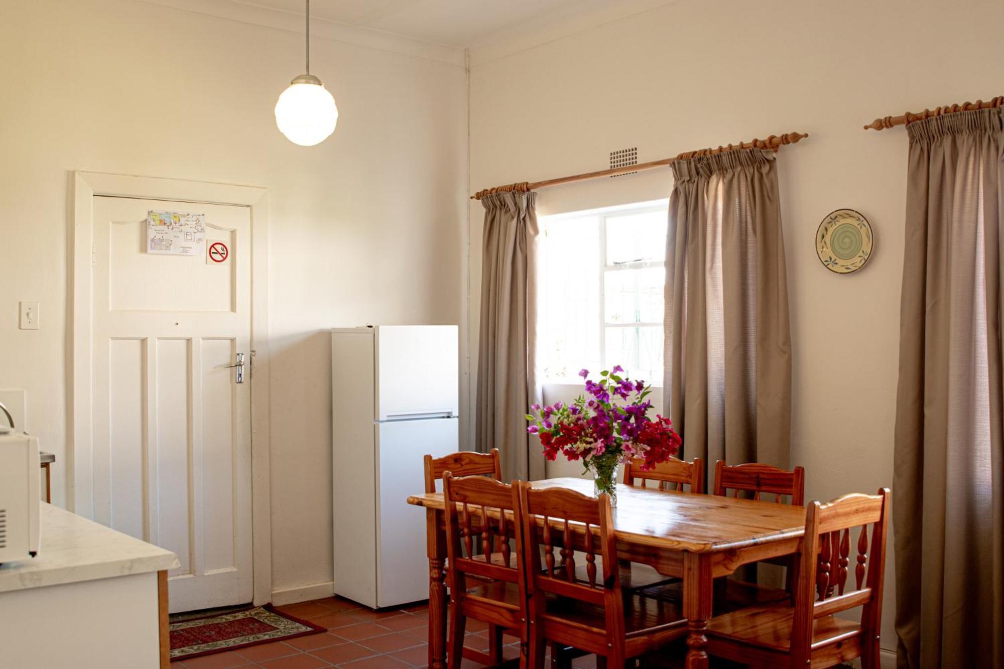 4 Rothman Street B&B Graaff-Reinet エクステリア 写真