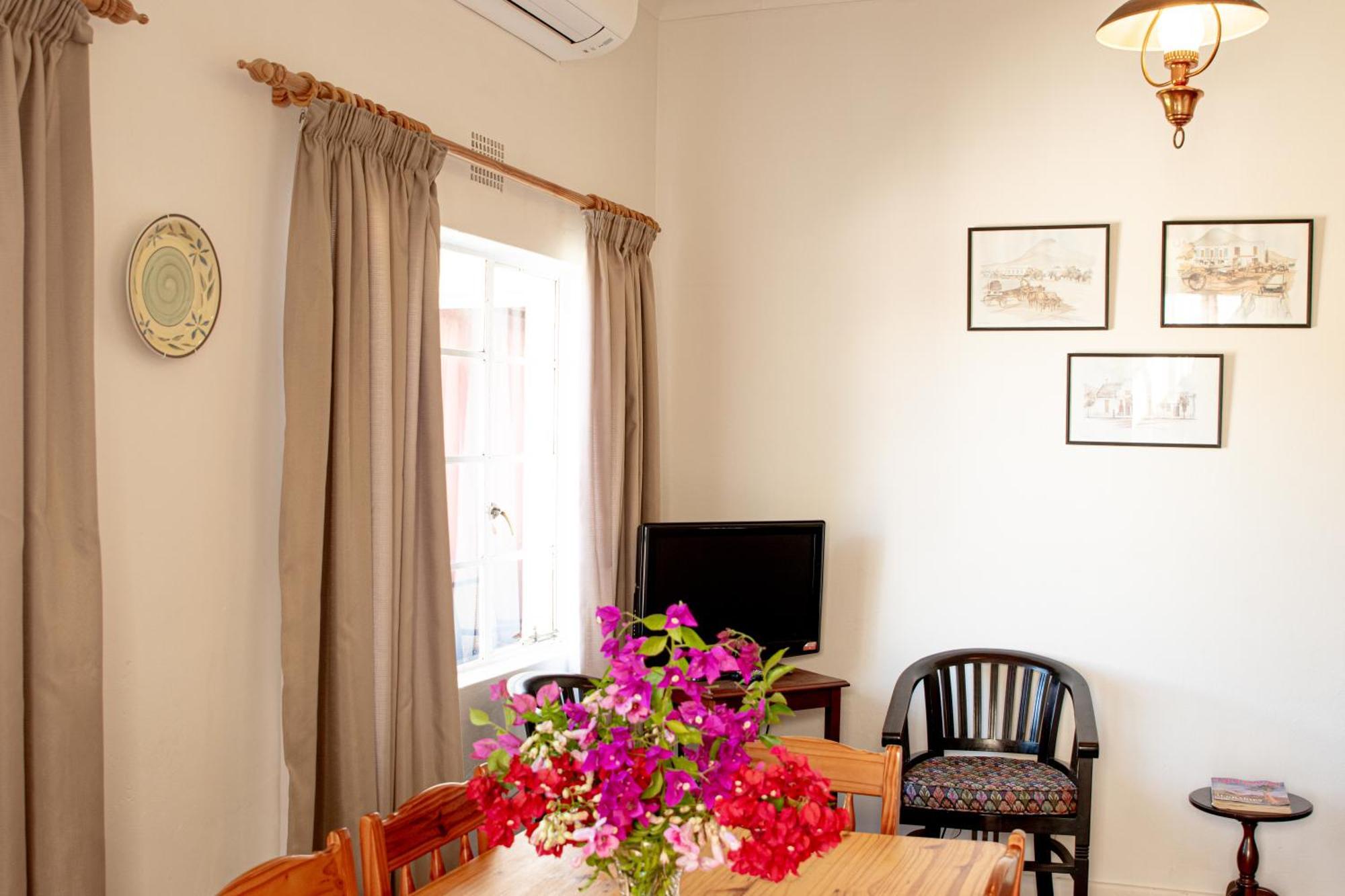 4 Rothman Street B&B Graaff-Reinet エクステリア 写真