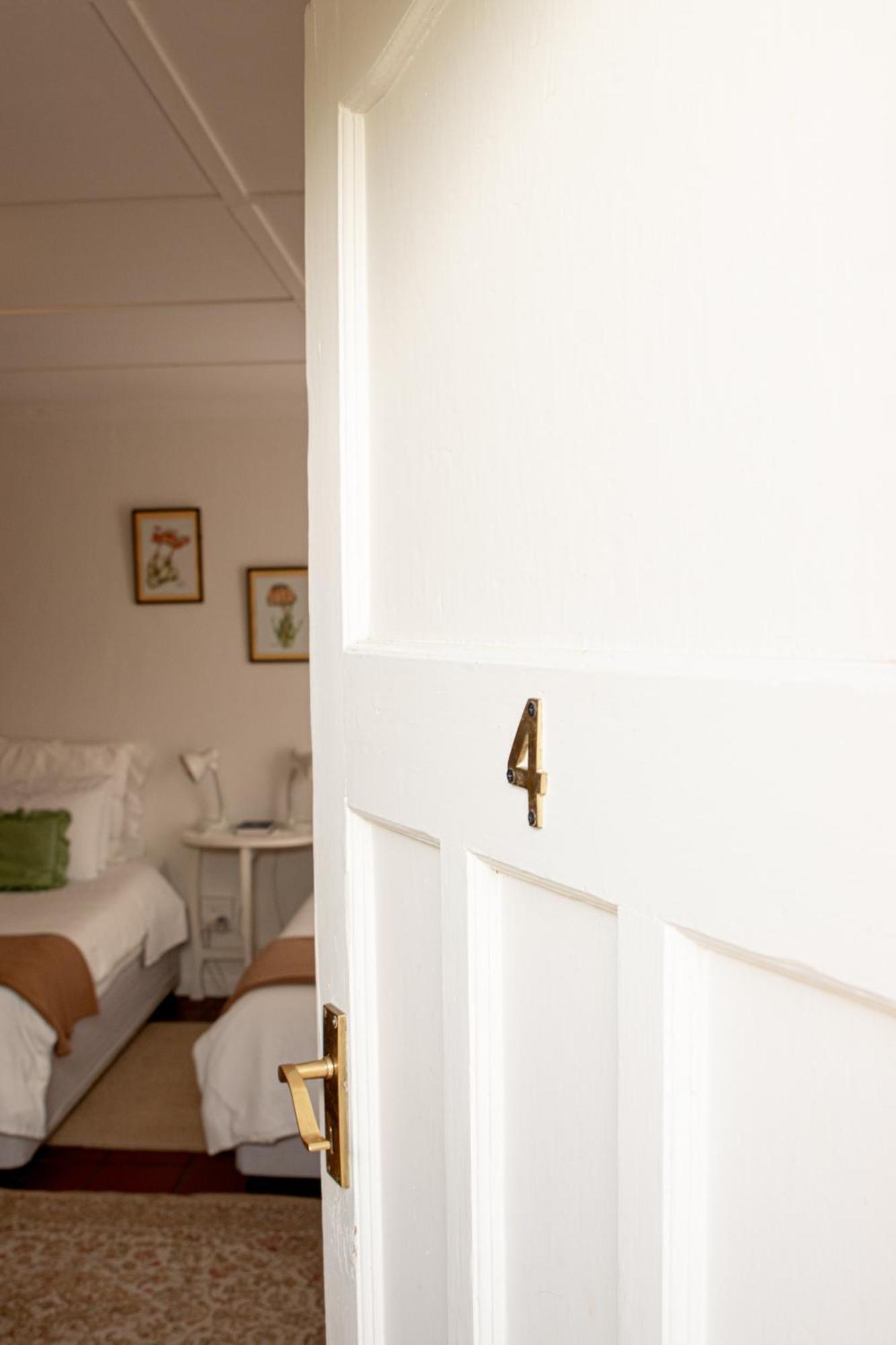 4 Rothman Street B&B Graaff-Reinet エクステリア 写真