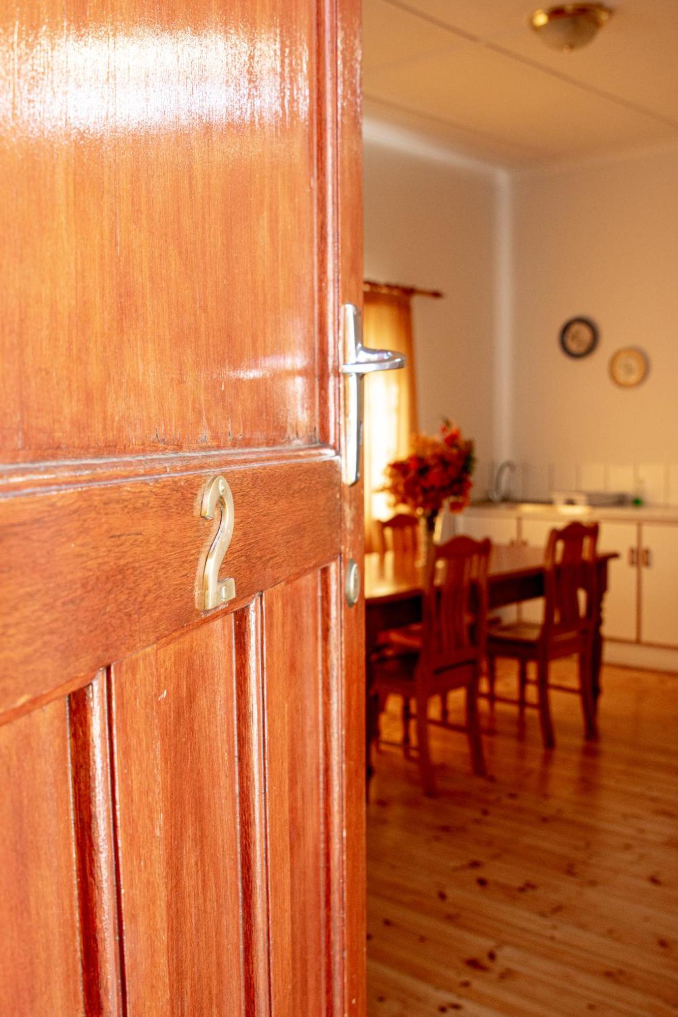 4 Rothman Street B&B Graaff-Reinet エクステリア 写真